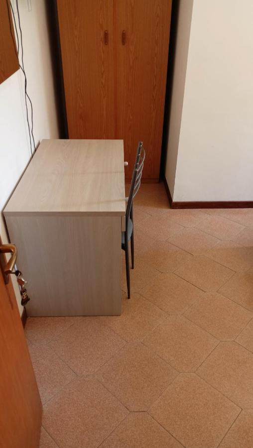 Marco - Camere Con Bagno Privato Vicino Al Centro Foligno Exterior foto